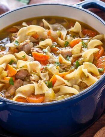 como fazer sopa de macarrao​