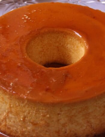 pudim de leite condensado e creme de leite​