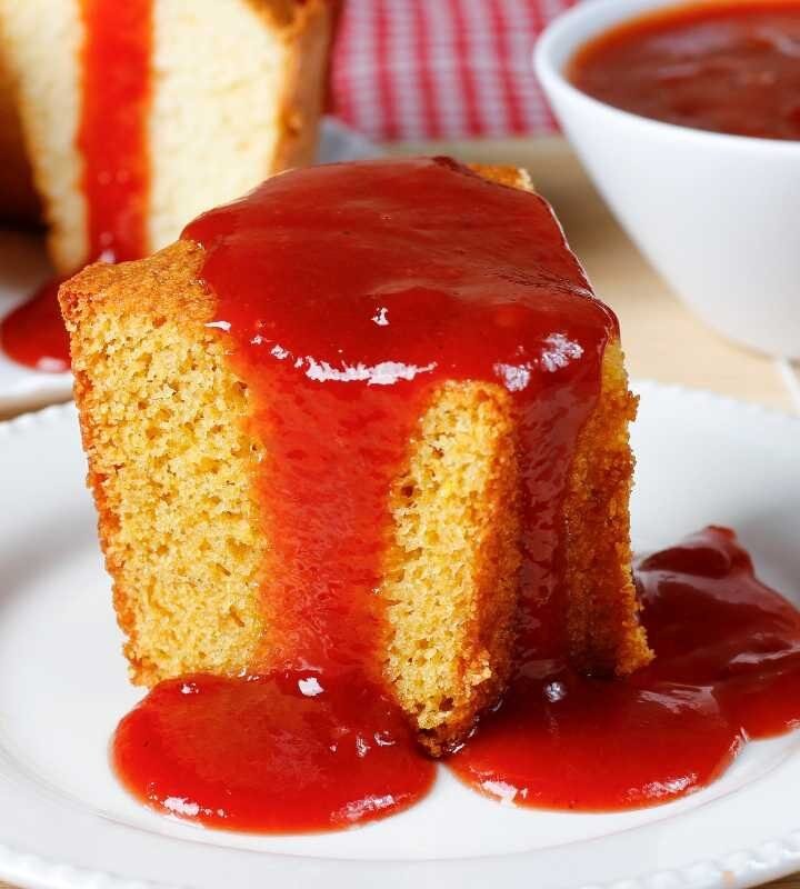 Bolo de Fubá com Goiabada