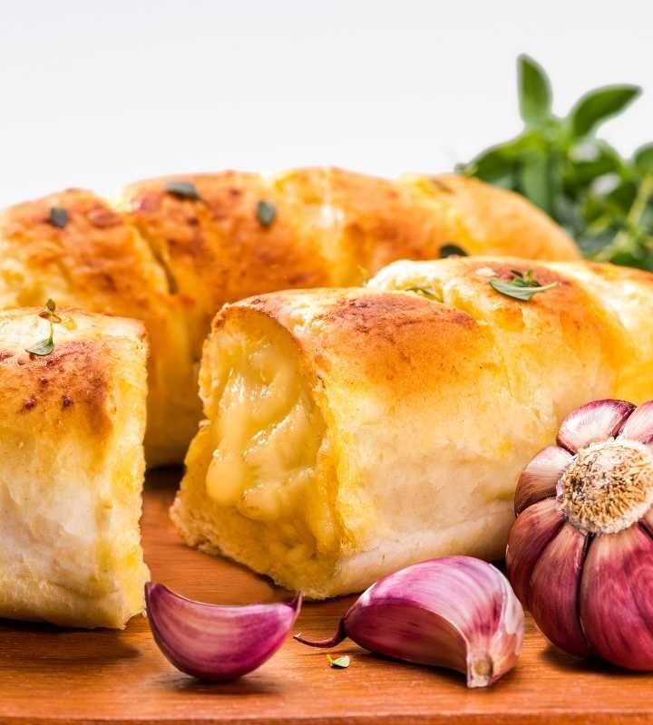 Pão de Alho Recheado para Churrasco: O Acompanhamento Que Vai Roubar a Cena