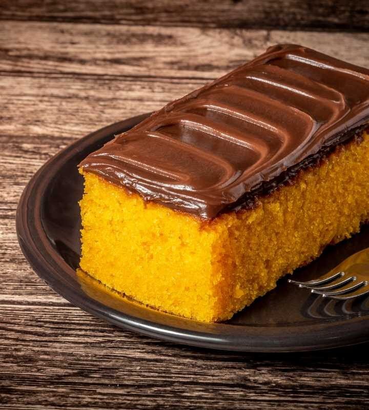 Bolo Fit de Cenoura com Cobertura