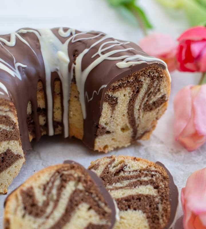 Bolo Mármore com Cobertura