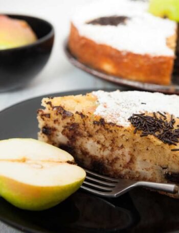 Bolo de coco com pera