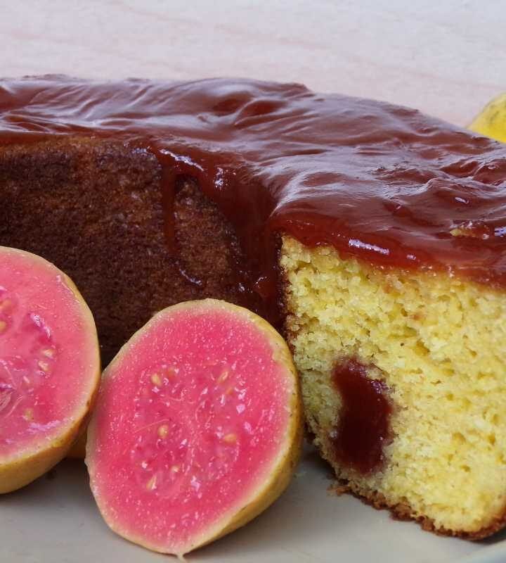 Bolo de trigo com goiabada