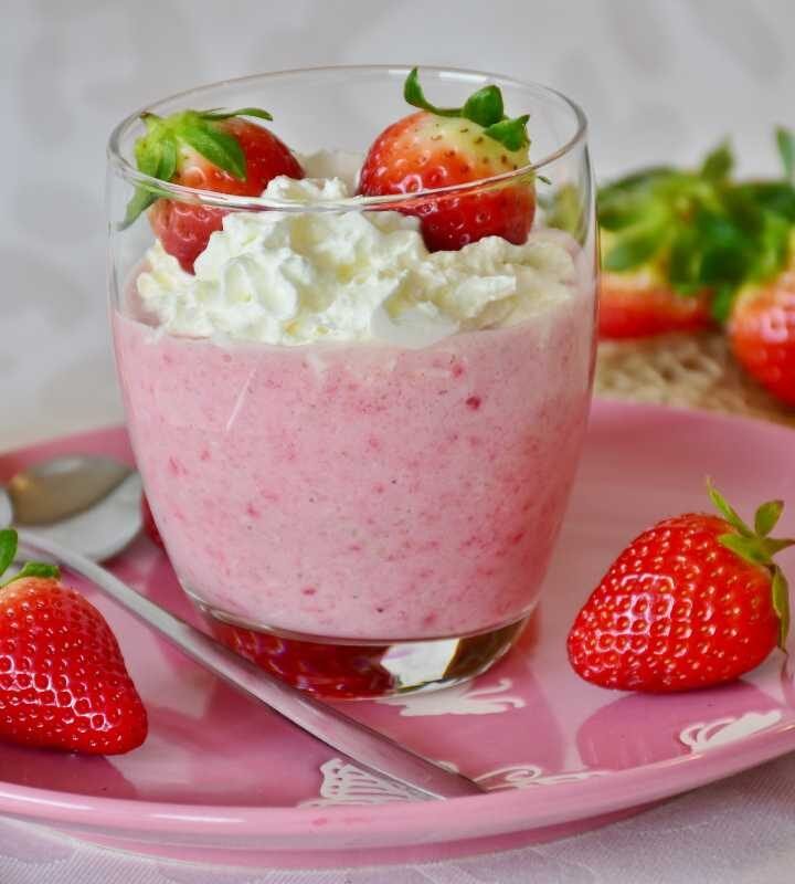 Coquetel de Morango com Leite Condensado