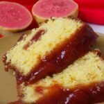 Bolo de goiabada com creme