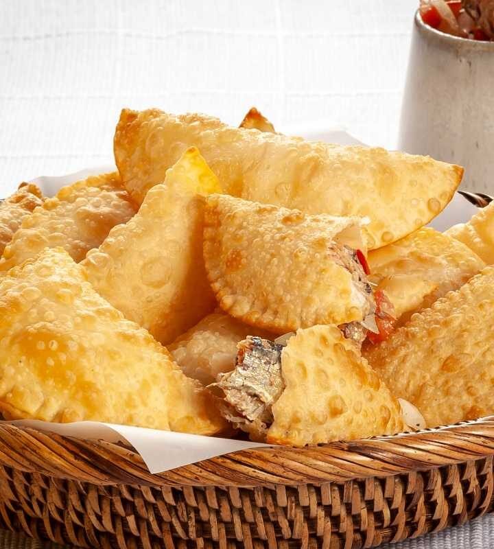 Pastel Rápido e Fácil com Massa que Sobrou na Geladeira