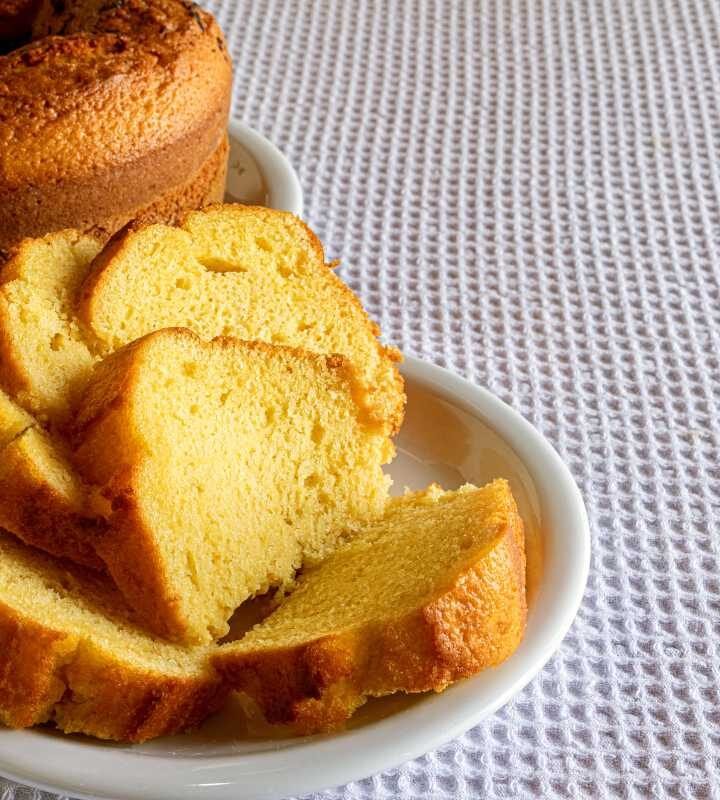 O Bolo de Fubá Mais Fofinho que Você Já Fez na Vida